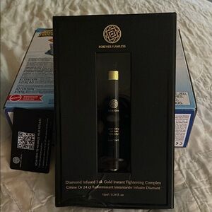 Diamond Infused 24k Gold Instant Tightening Complex New
